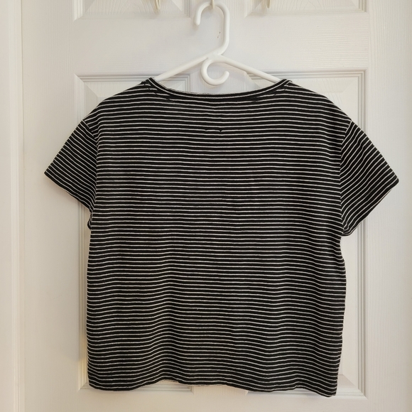 5/$20 Black white striped oversized boxy crewneck tee t-shirt GAP medium - Picture 3 of 4
